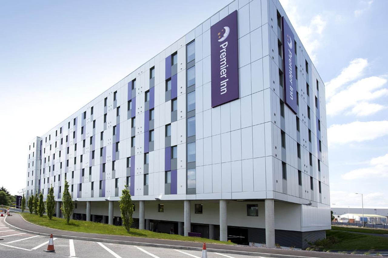 Premier Inn Heathrow Airport Terminal 4 Hillingdon Exterior photo