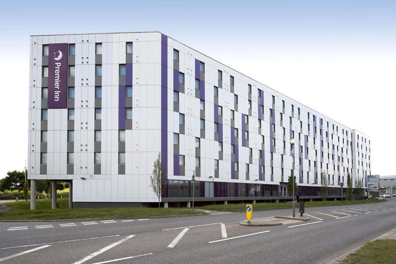 Premier Inn Heathrow Airport Terminal 4 Hillingdon Exterior photo